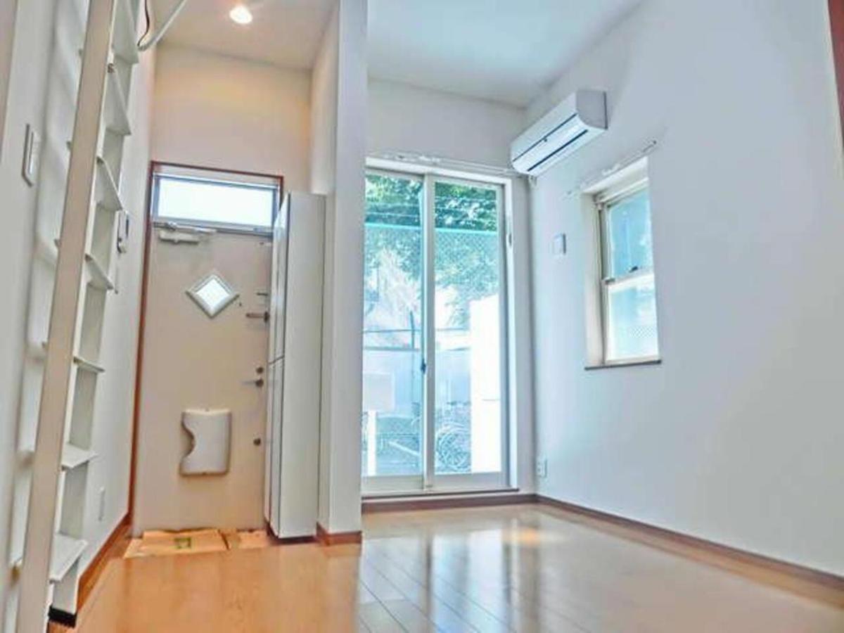 Apartamento Ikebukuro Center! Ikebukuro 6min Walk!池袋中心地带! 池袋车站步行6分!loft阁楼!公寓干湿分离! 智能马桶! 高速无限制网路! 103 Tóquio